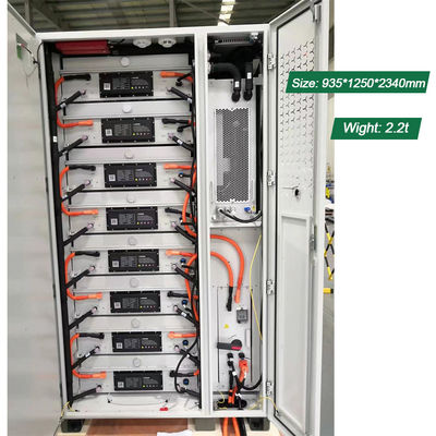 215 KWh LiFePo4 Batterie 100 KW Außen-BESS-Schrank mit Flüssigkeitskühlung und 2,2 T Nennleistung