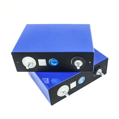 Qualität 3.2V 100Ah LiFePO4 Prismatische Batteriezelle Quadratische Aluminiumhülle 1C Kontinuierliche 2C Puls Niedrige interne Widerstand für Solar-RV EV DIY Batteriepacks Off-Grid Energiespeicher Fabrik